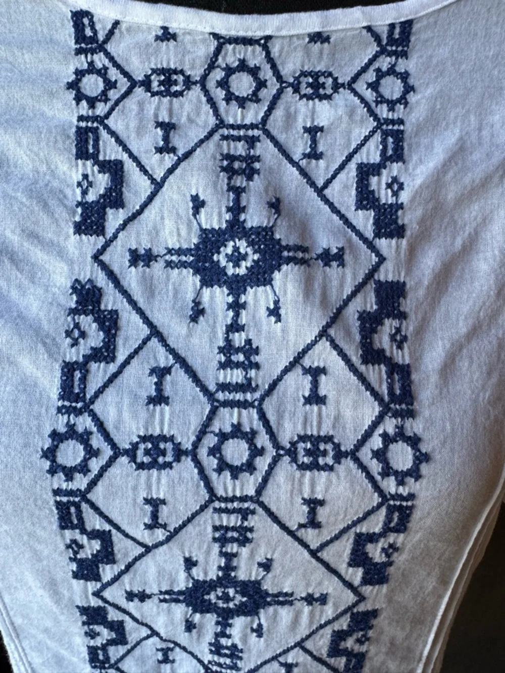 Lucky Brand Women's White and Blue boho Embroidered top M - Picture 5 of 8